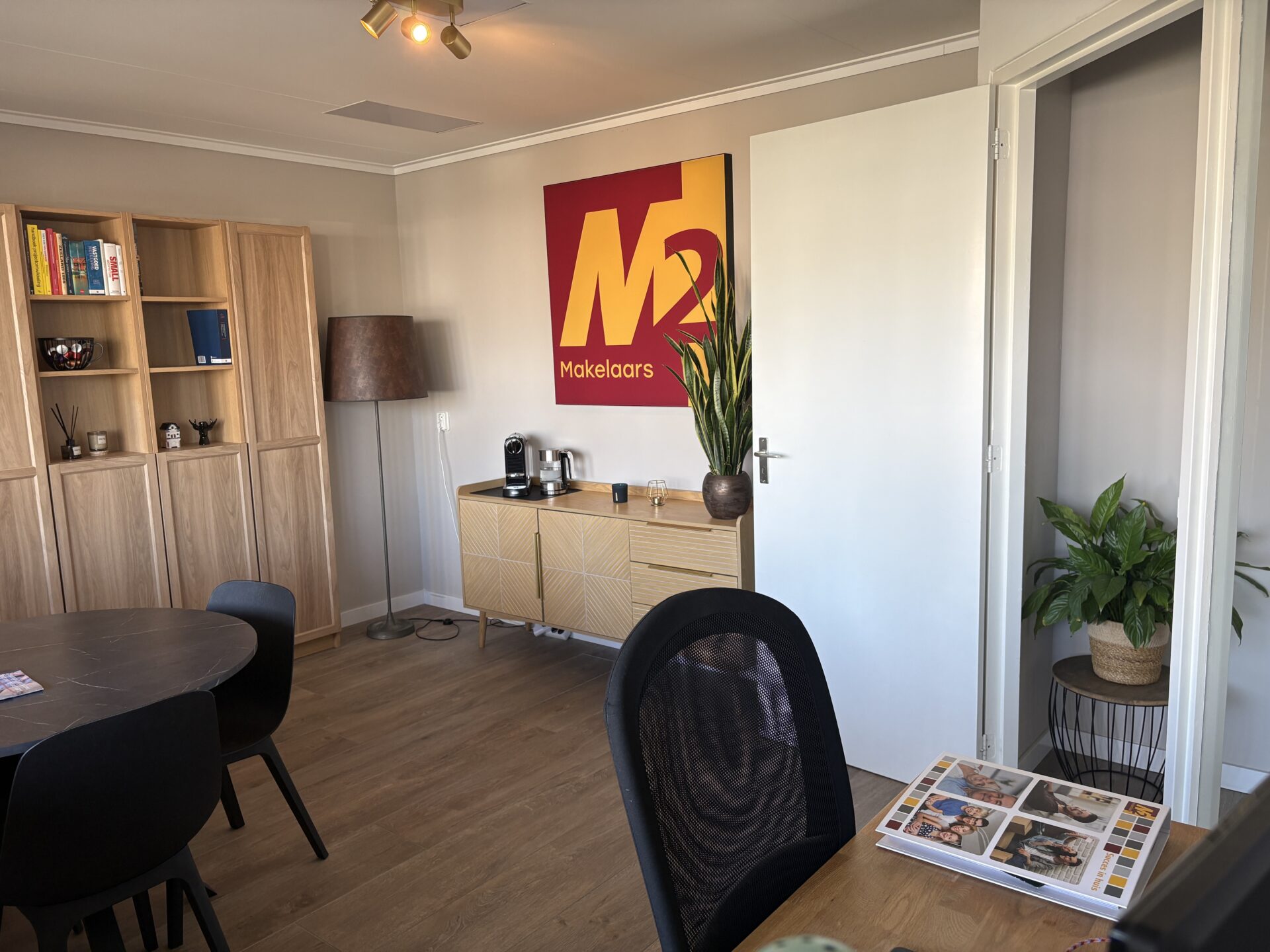 De binnenzijde van ons kantoor in Axel